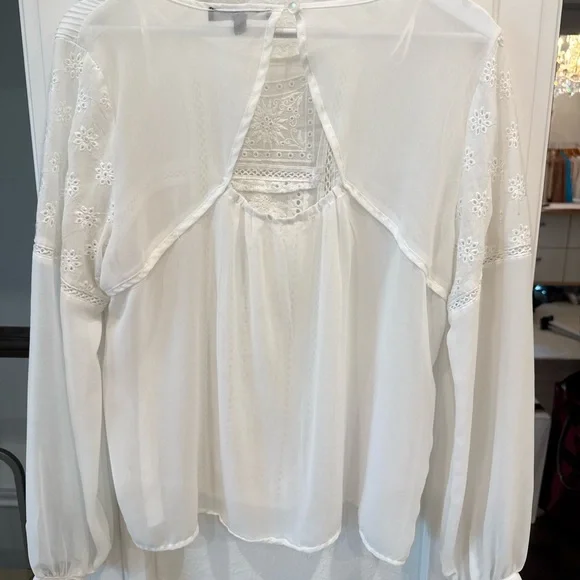 Romeo + Juliet Couture White Embroidered Sheer Blouse | Size Medium - Picture 4 of 4